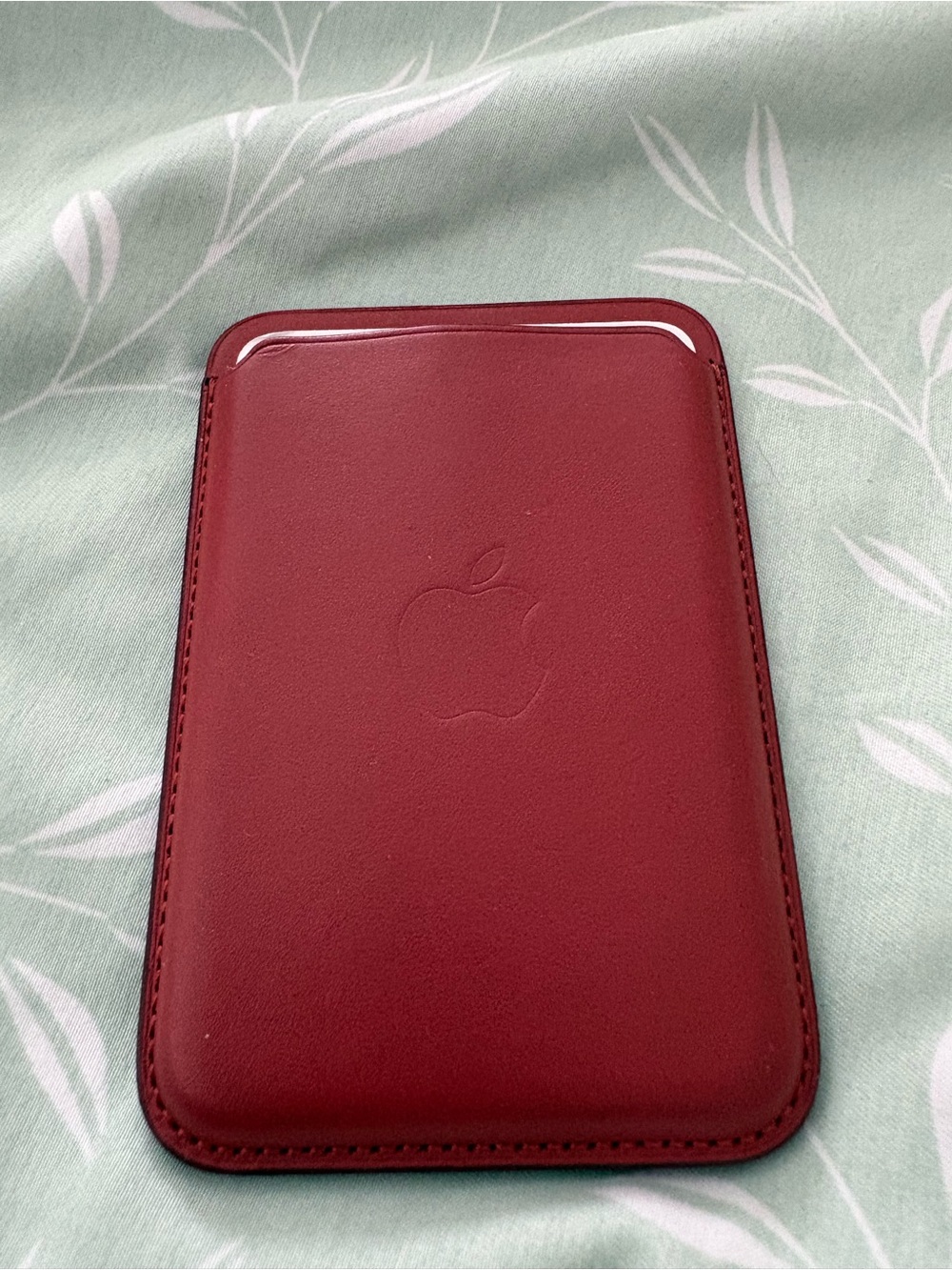Apple MagSafe Leather Wallet - Deep Red